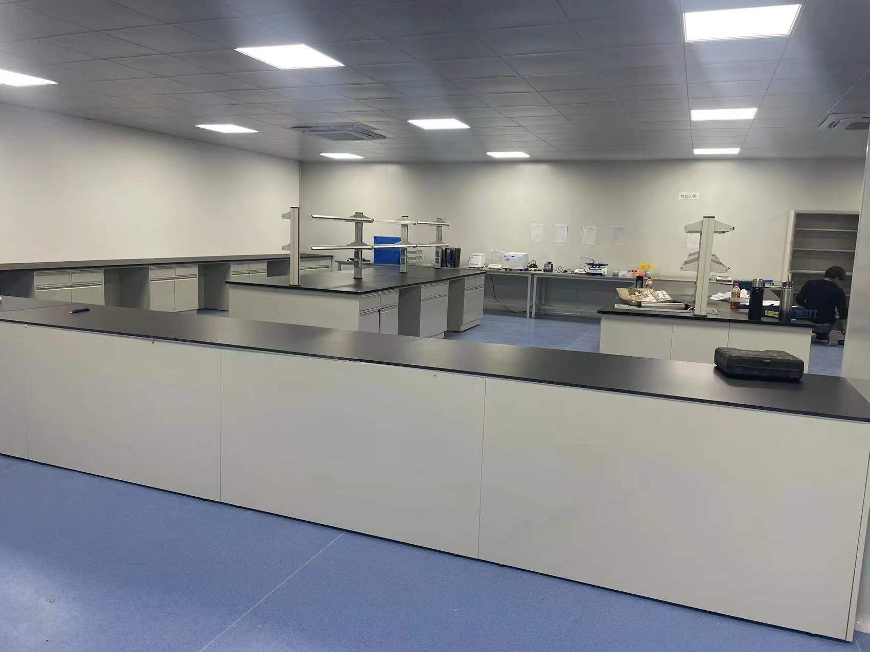 化學(xué)實(shí)驗(yàn)室裝修中對于空調(diào)系統(tǒng)安裝要求介紹！