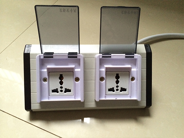 實(shí)驗(yàn)臺(tái)插座 實(shí)驗(yàn)室島式插座五孔